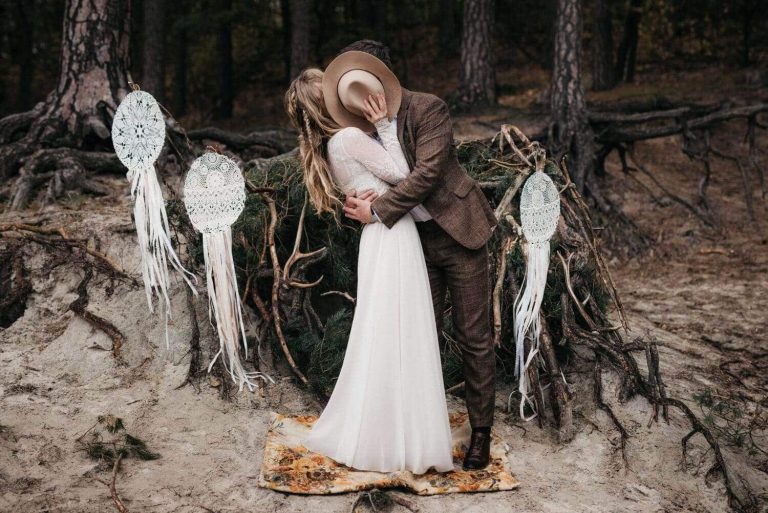 Suknia ślubna w stylu boho dwuczęściowa Porto 24 z szyfonem na dole, jak w Porto 23.