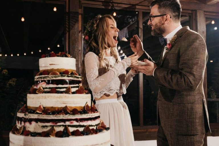 Suknia ślubna w stylu boho dwuczęściowa Porto 24 z szyfonem na dole, jak w Porto 23.