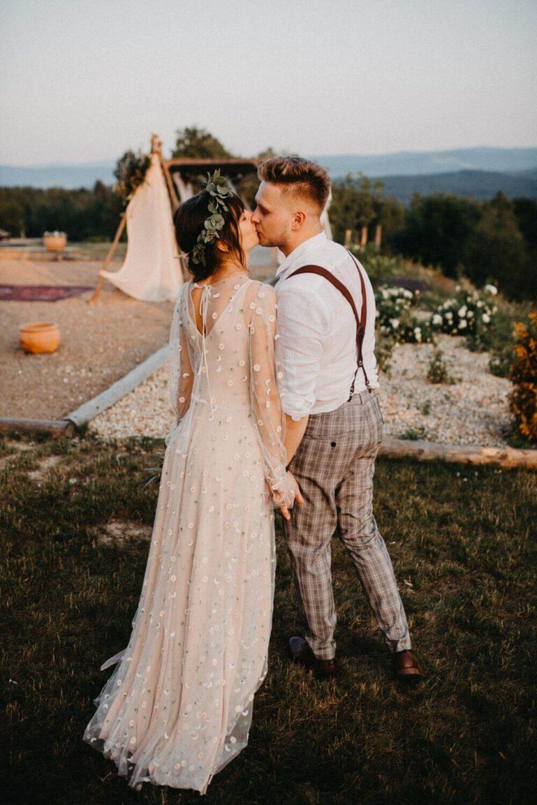 Suknia ślubna w stylu boho inspirowana suknią Barcelona 24