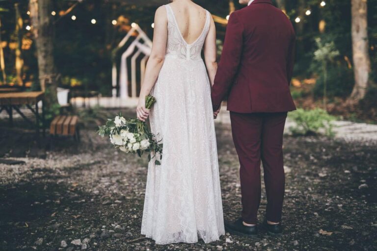 Suknia ślubna w stylu boho z dekoltem Porto 48, ale koronką całą jak w Porto 57.