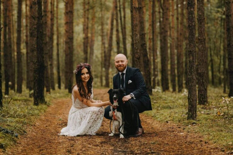 Suknia ślubna w stylu boho z dekoltem sukni Porto 48 i dołem z sukni Porto 44 i dodatkowo z frędzlami na plecach.