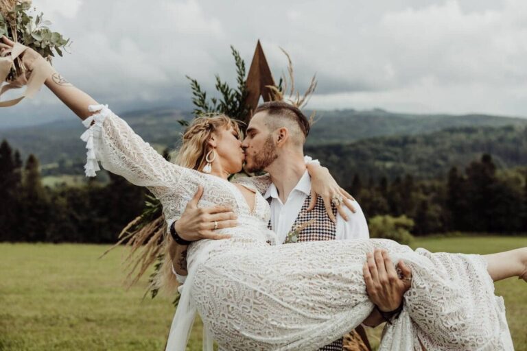 Suknia ślubna w stylu boho Porto 3.