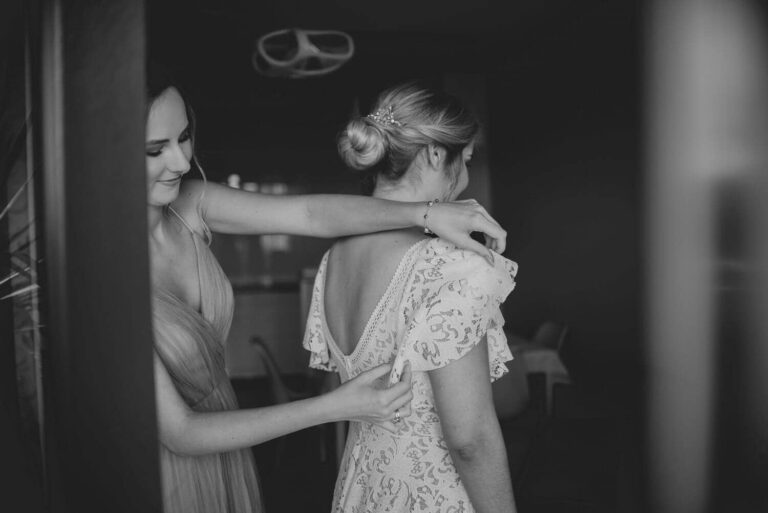 Suknia ślubna w stylu boho Santorini 1 z dodatkowym rękawem z koła.