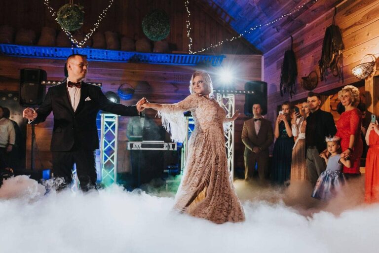 Suknia ślubna w stylu boho Porto 44.