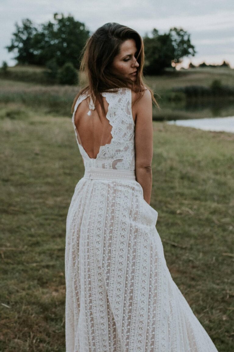 Suknia ślubna klepsydra