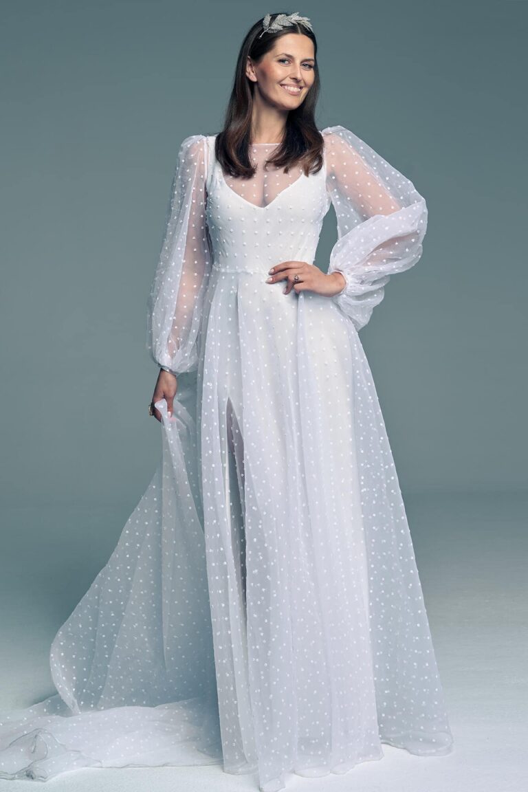 Delikatna, zwiewna i dziewczęca Suknia ślubna w kropki