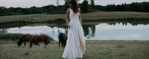 suknia ślubna, konie jezioro