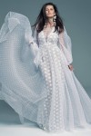Suknia ślubna z pięknego tiulu w groszki