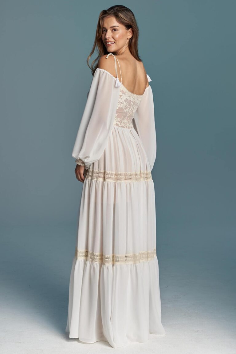 Suknia ślubna pięknie eksponująca ramiona