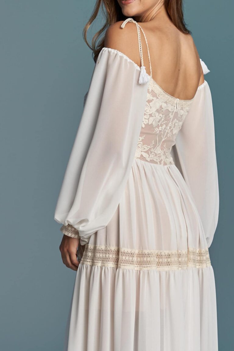 Suknia ślubna pięknie eksponująca ramiona