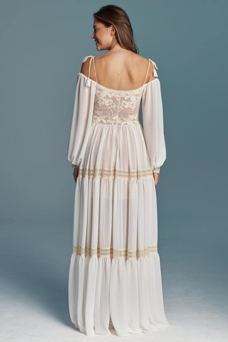 Suknia ślubna pięknie eksponująca ramiona