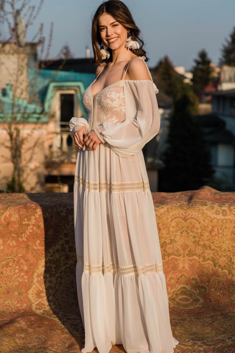 Suknia ślubna pięknie eksponująca ramiona