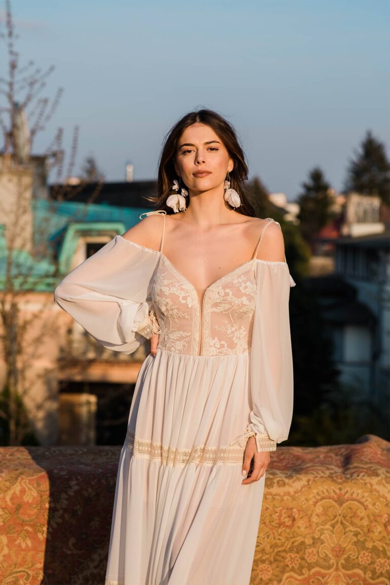 Suknia ślubna pięknie eksponująca ramiona