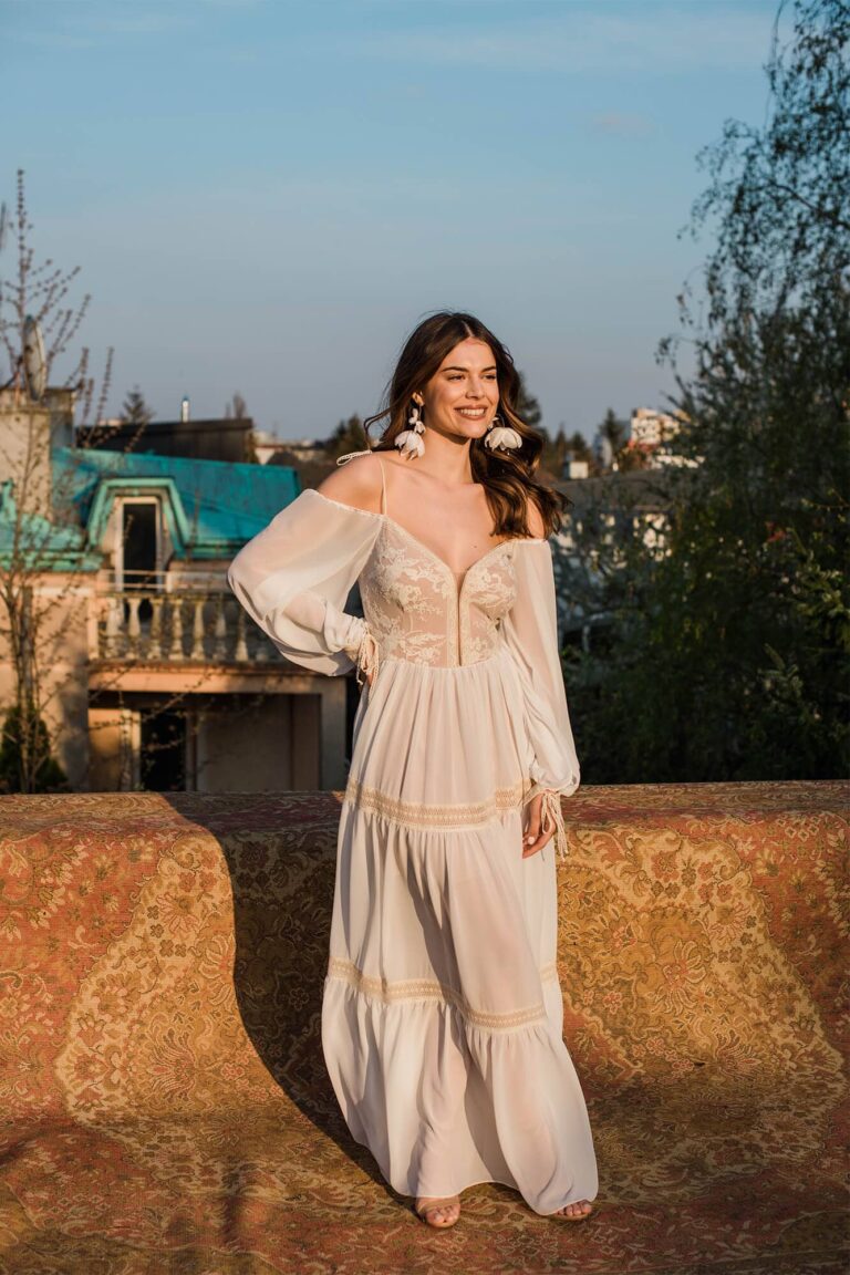 Suknia ślubna pięknie eksponująca ramiona