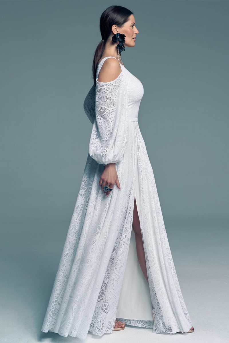 Suknia ślubna z białą podszewką