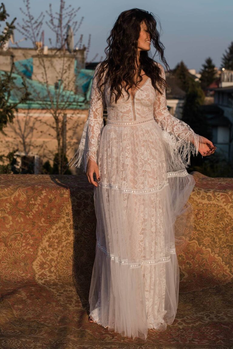 Boho suknia ślubna z nutką klasyki