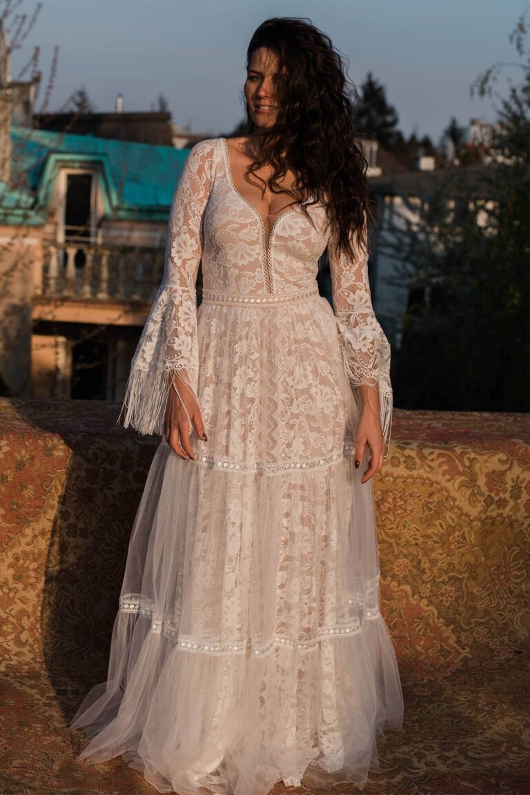 Boho suknia ślubna z nutką klasyki