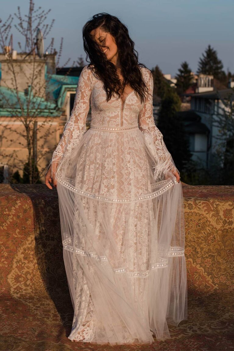 Boho suknia ślubna z nutką klasyki