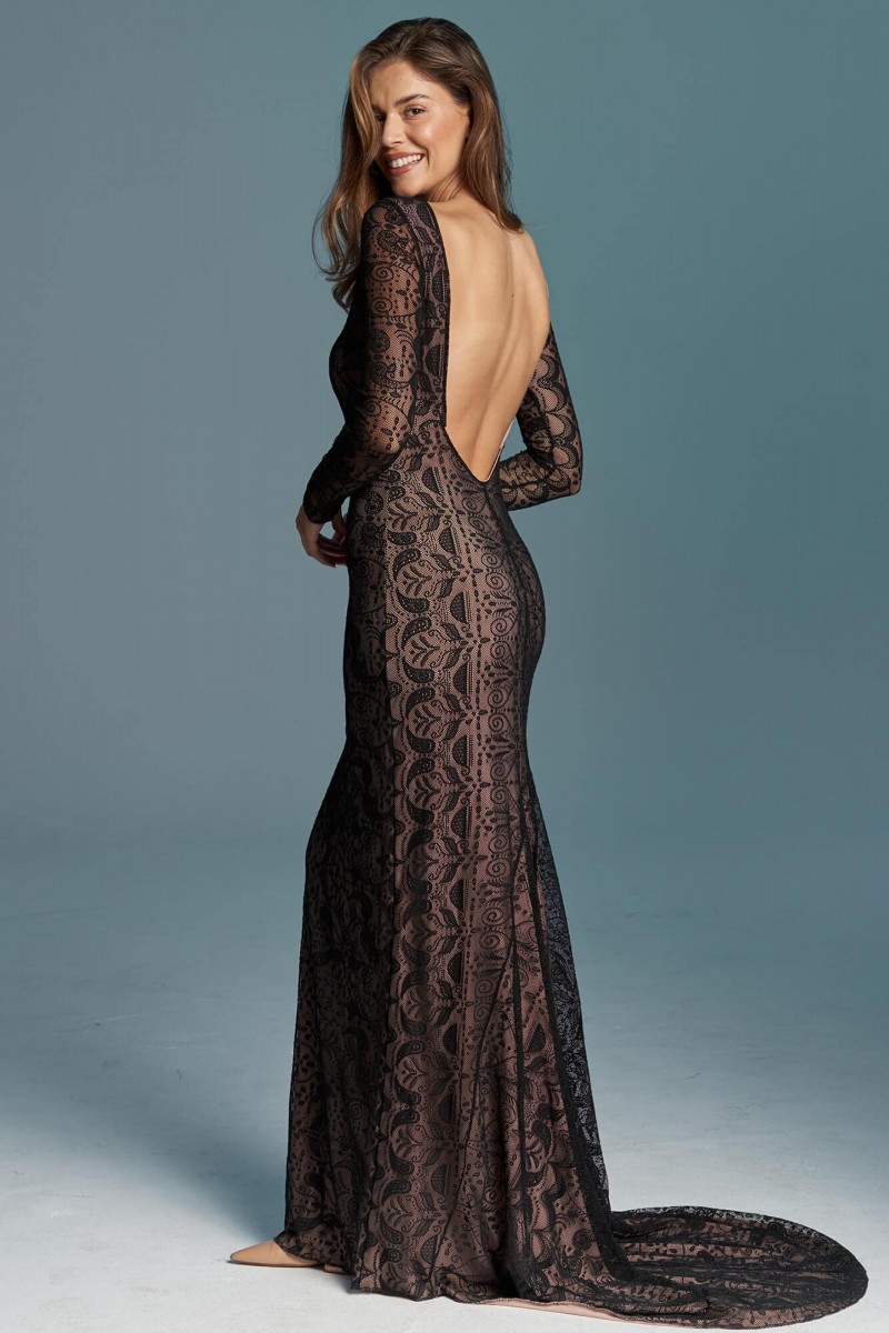 Elegancka czarna suknia ślubna