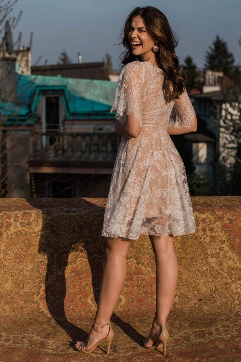 Zwiewna, delikatna suknia ślubna plus size