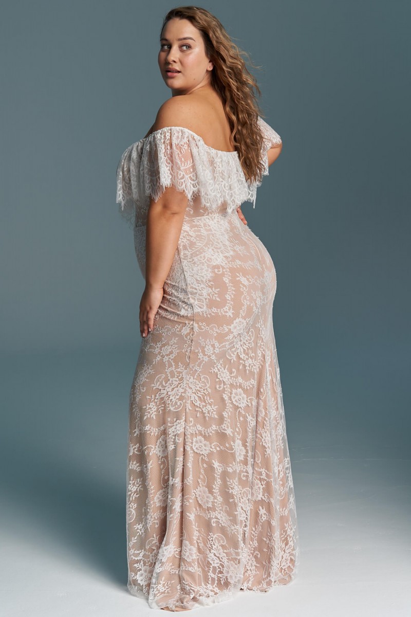 Suknia ślubna hiszpanka - odkryte ramiona