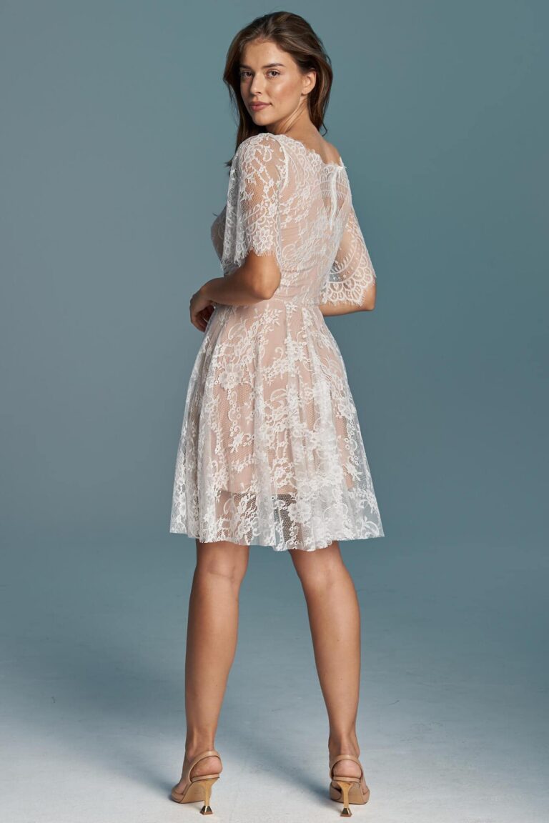 Suknia ślubna do kolan idealna na ślub cywilny