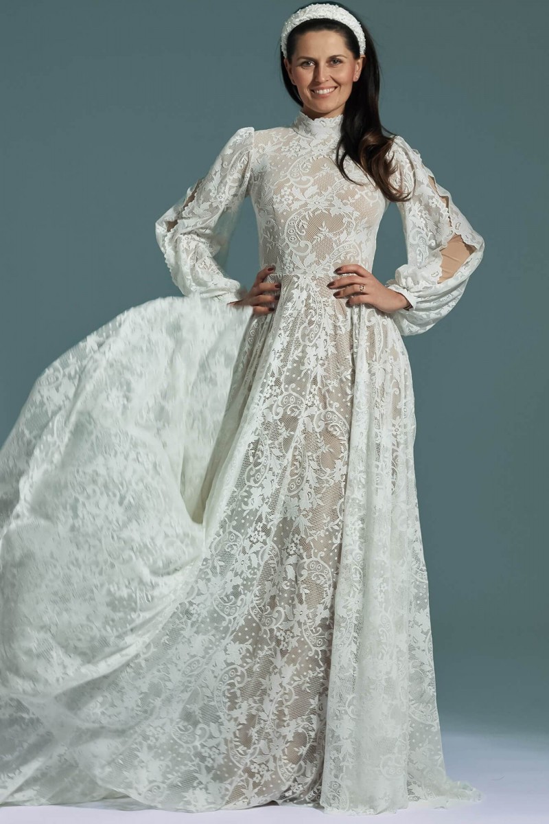 Koronkowa skromna suknia ślubna z długim rękawem