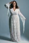 Suknia ślubna plus size - rękawy wróżki