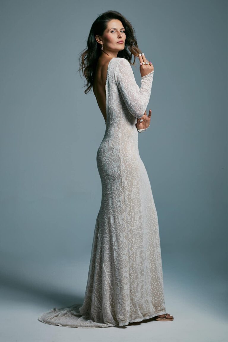 Suknia ślubna z trenem