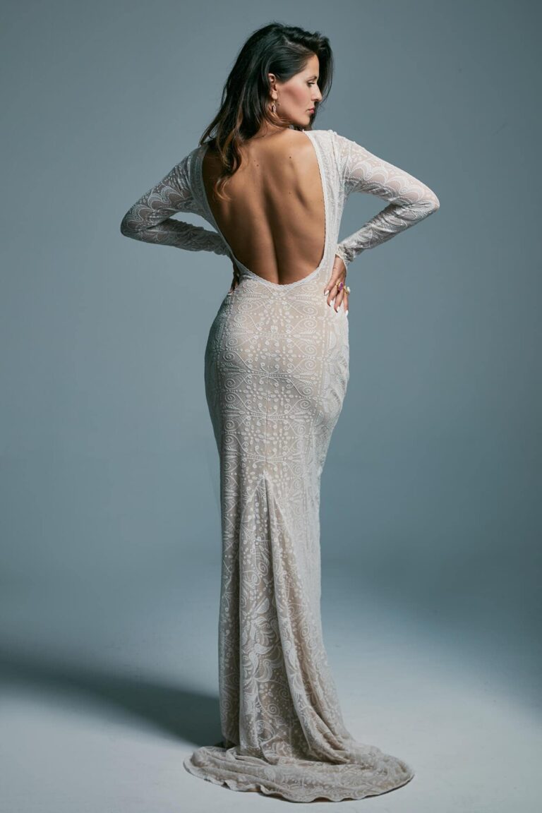 Suknia ślubna z trenem