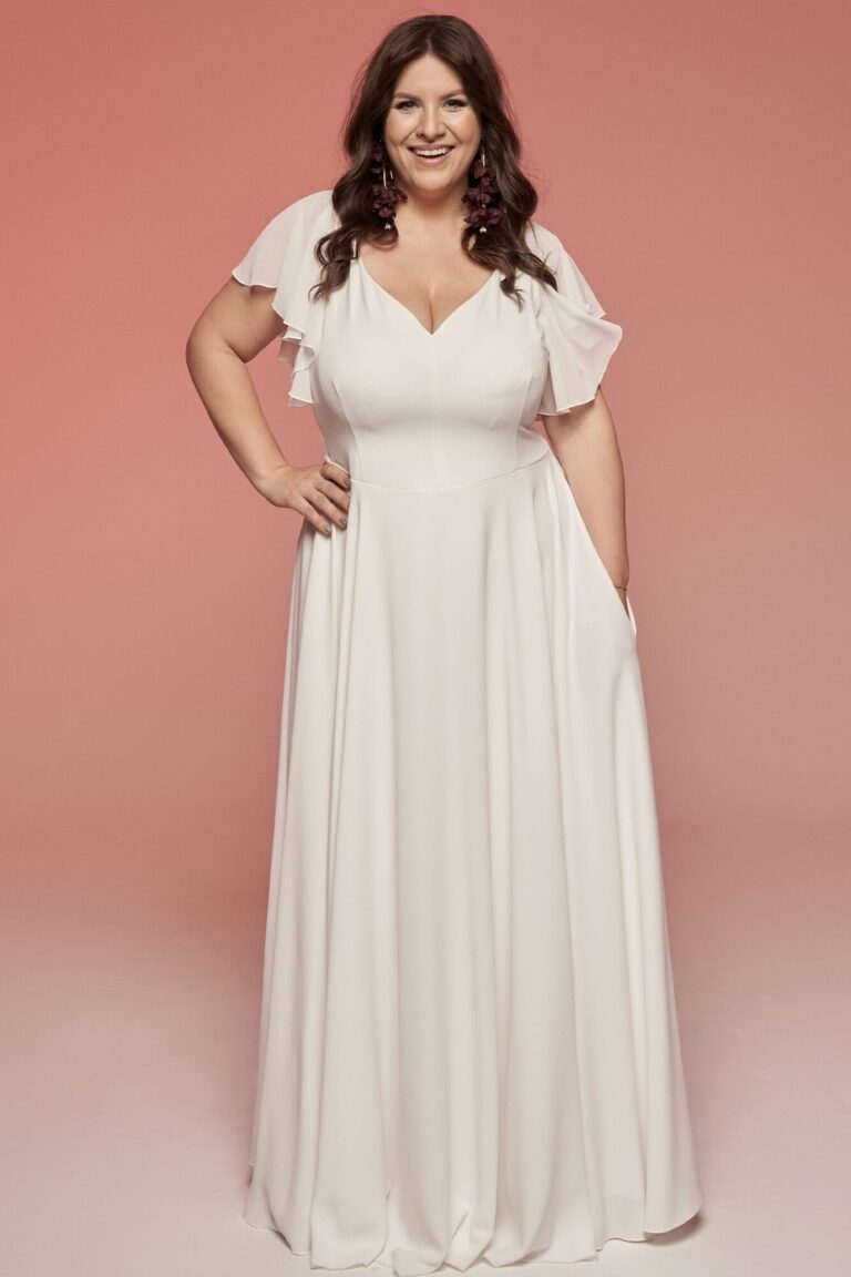 Suknia z krótkimi rękawami i dekoltem w kształcie litery V.