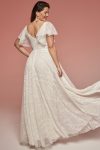 Biała suknia ślubna o klasycznym kroju z rękawkami motylkami Porto 72